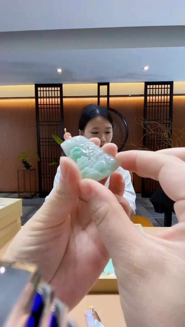 颈饰未镶嵌翡翠吊坠