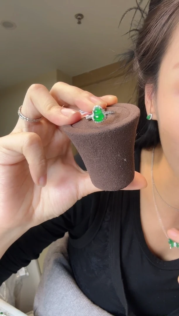 【闪购商品】翡翠戒指银S925镶嵌葫芦戒指