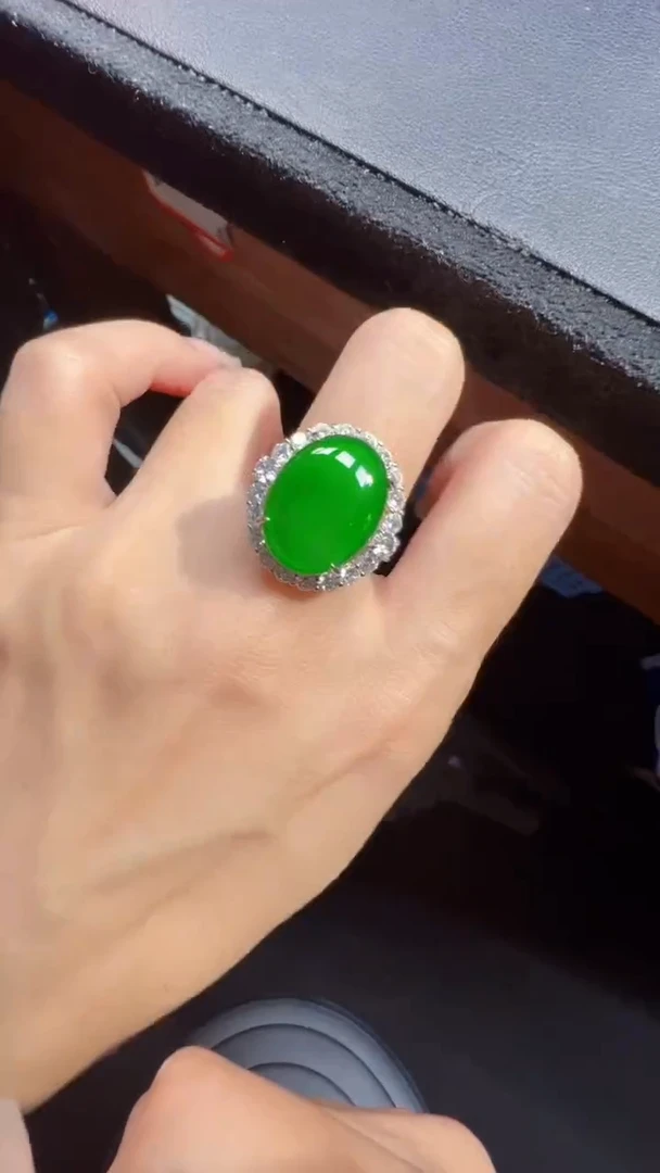 未镶嵌定制翡翠翡翠A货有轻微色差属于正常现象，戒指多样性发货1