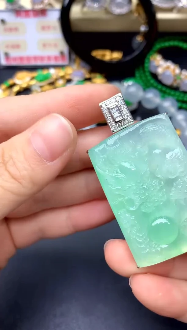 颈饰18K金镶嵌翡翠459 -中国好珍宝