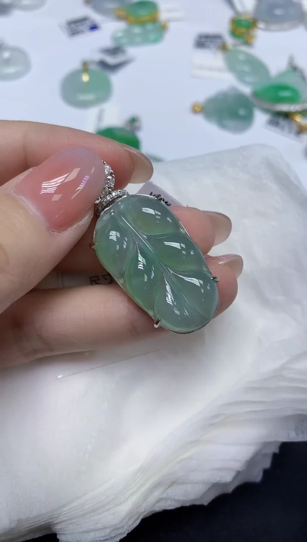 颈饰未镶嵌翡翠天然缅甸翡翠A货多样性发一件