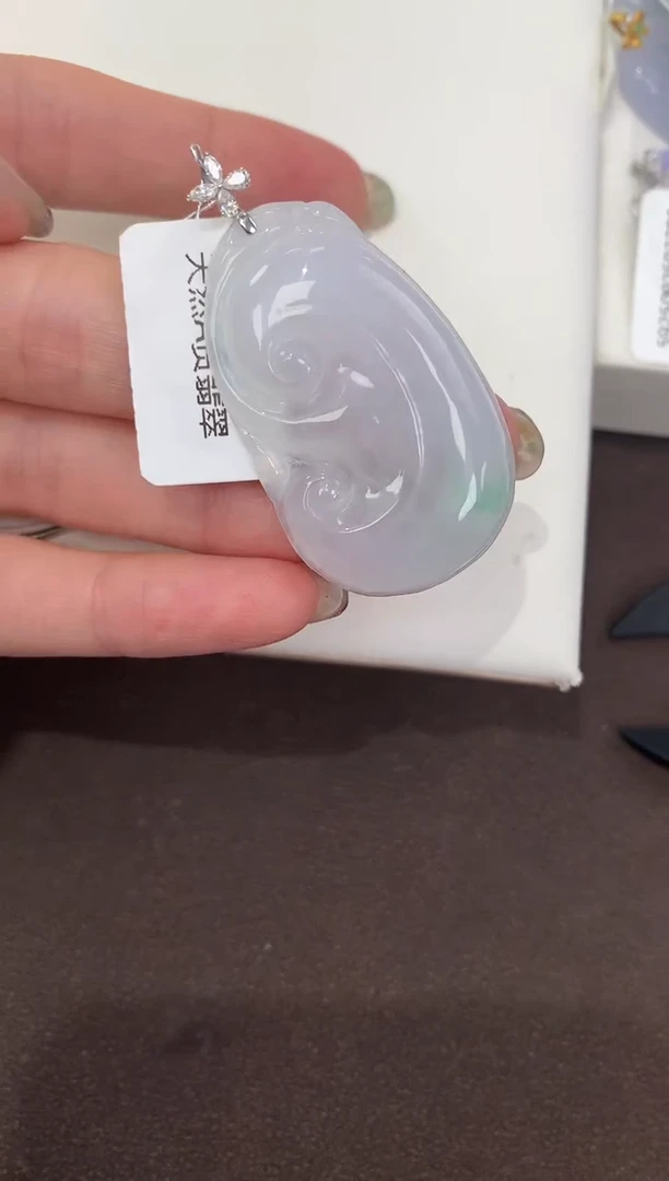 颈饰18K金镶嵌翡翠天然缅甸A货翡翠