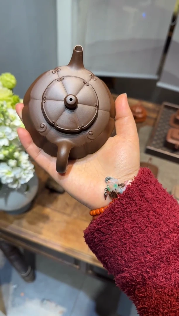 茶壶紫砂草**王无极如意