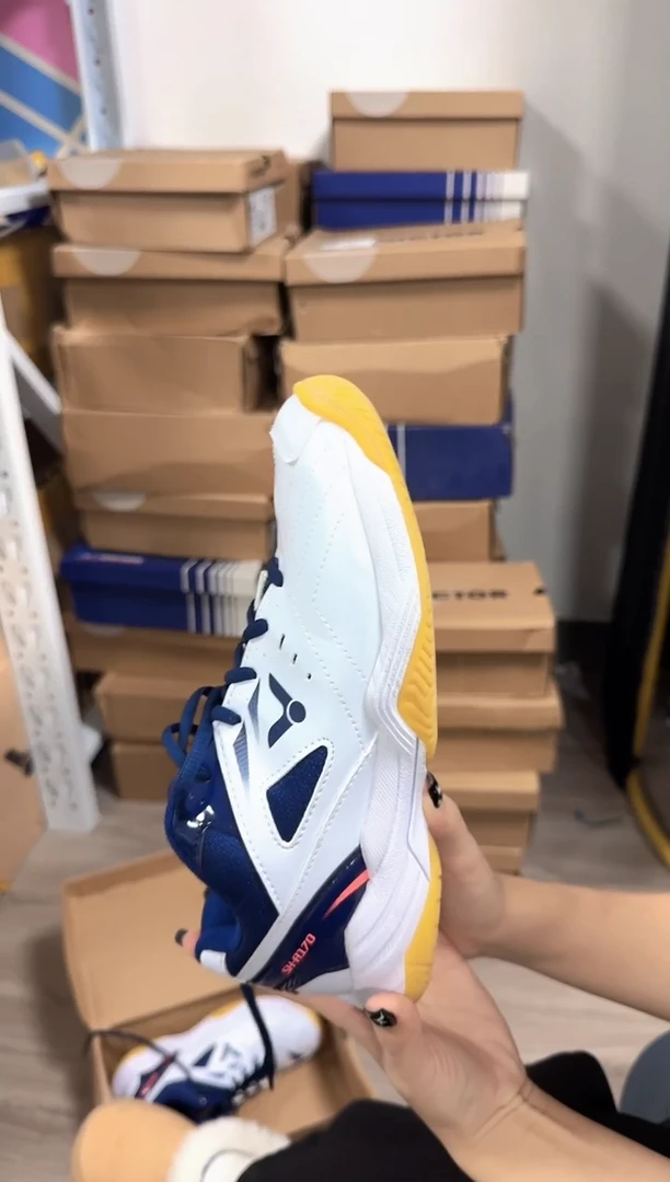 威克多正品微瑕 40号 170AB 39.5码