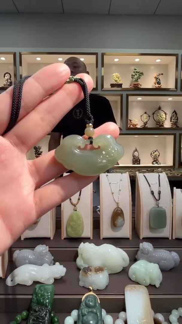 颈饰未镶嵌和田玉苏