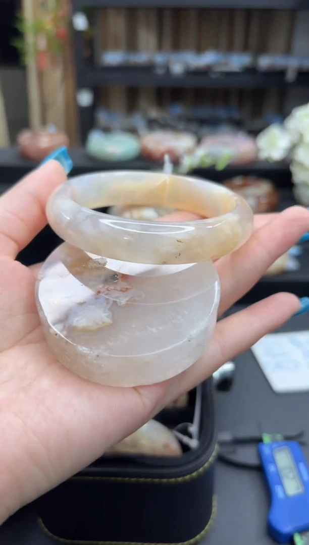 未镶嵌手镯石英质玉284(63圈赠送镯心)