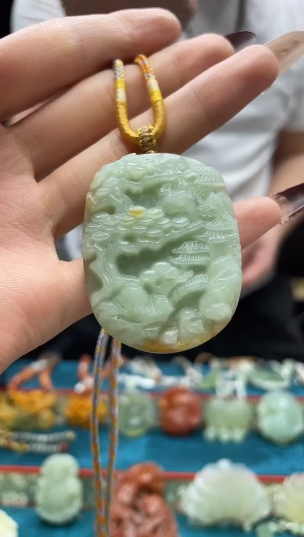 未镶嵌岫玉吊坠·