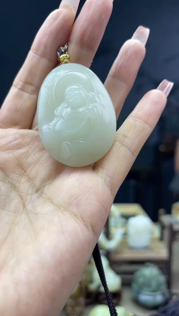 颈饰未镶嵌和田玉1