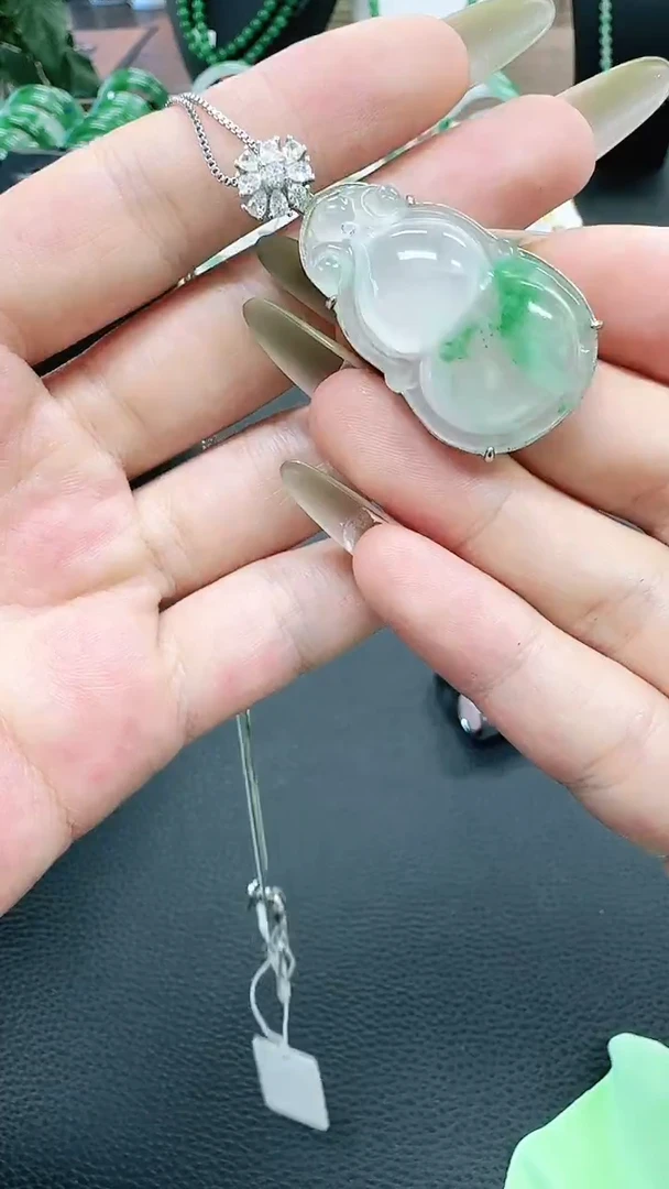 未镶嵌1石英质玉（非洲翠）/8547