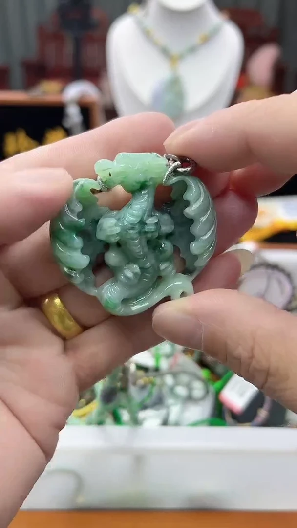 颈饰未镶嵌翡翠翡翠麒麟吊坠