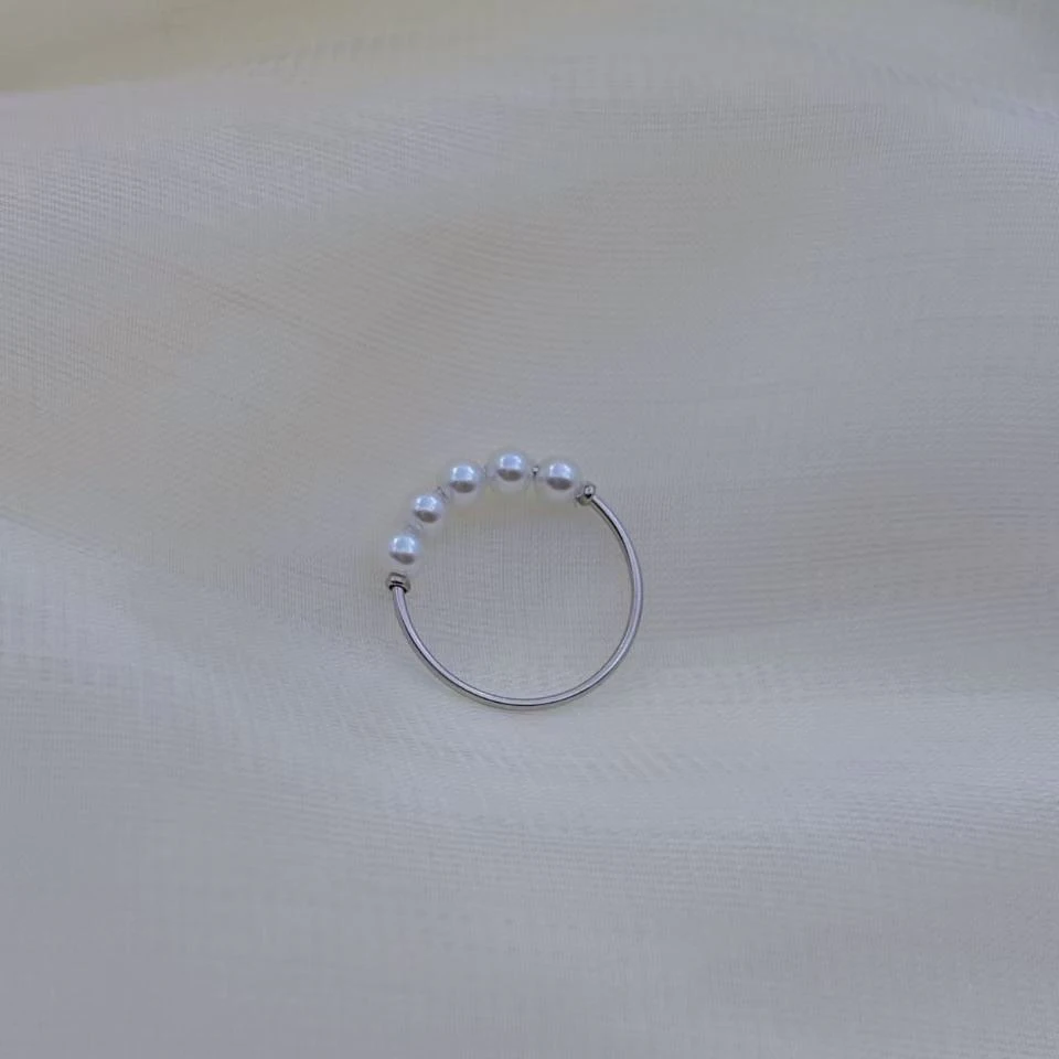 钛钢仿珍珠戒指 【Kiss娜】钛钢3507时尚精致钢色五个贝珠戒指