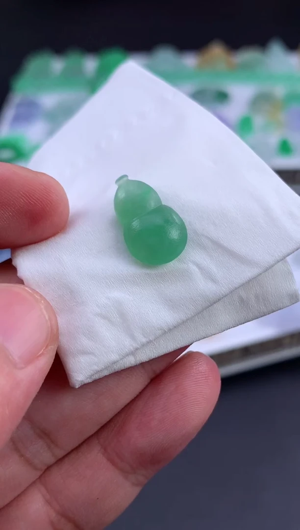 未镶嵌定制翡翠人**棋翡翠