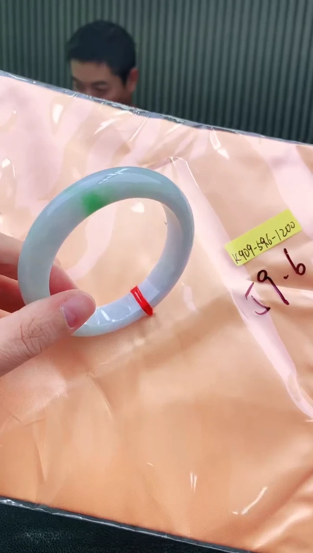 未镶嵌手镯翡翠59+