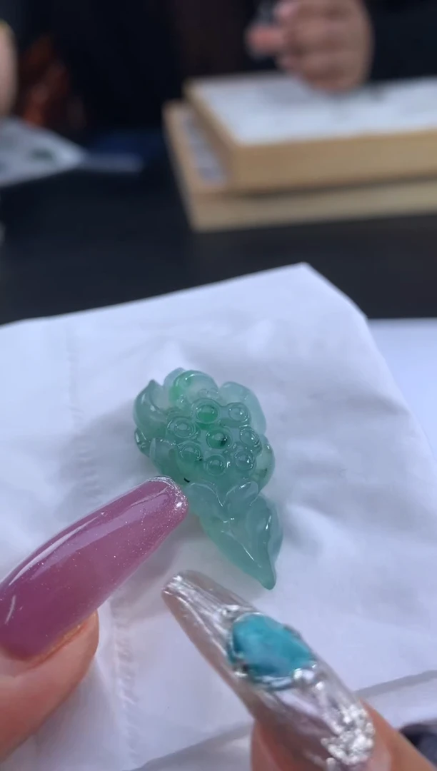 未镶嵌定制翡翠m*翡翠