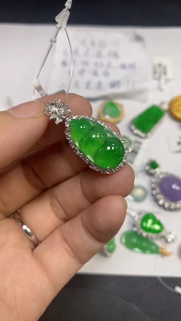 颈饰18K金镶嵌翡翠@***A颈饰 18K金镶嵌 翡翠