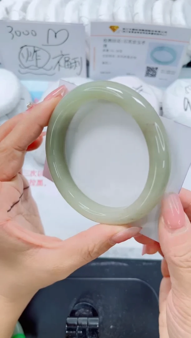 未镶嵌手镯石英质玉28-64