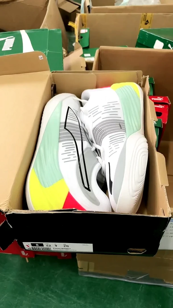 彪马时尚休闲运动鞋  42M  TT52