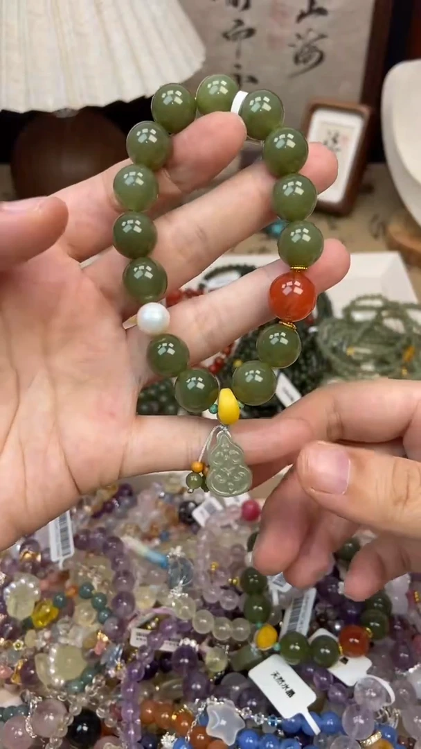 手饰和田玉未镶嵌125