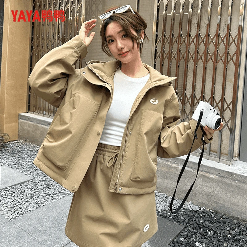 YAYA/鸭鸭短款羽绒服女2025冬新款两件套运动风休闲YE4B609831M