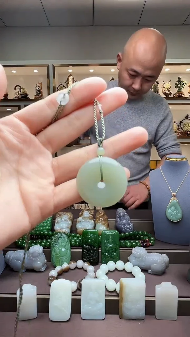 【闪购商品】和田玉颈饰未镶嵌苏