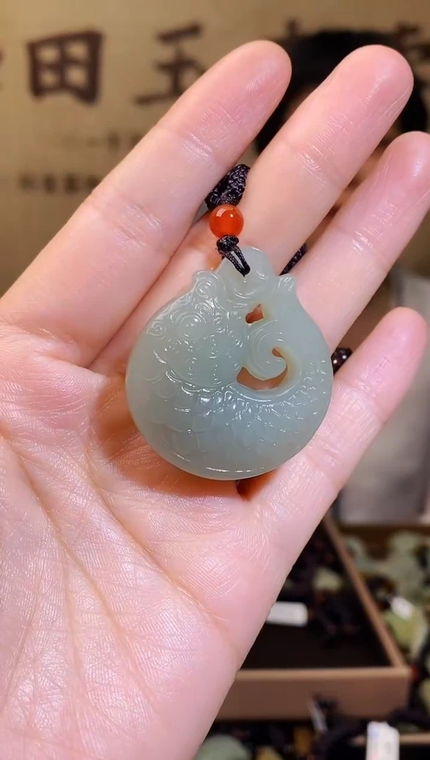 和田玉未镶嵌颈饰1