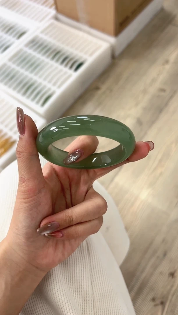 未镶嵌手镯石英质玉36-56D