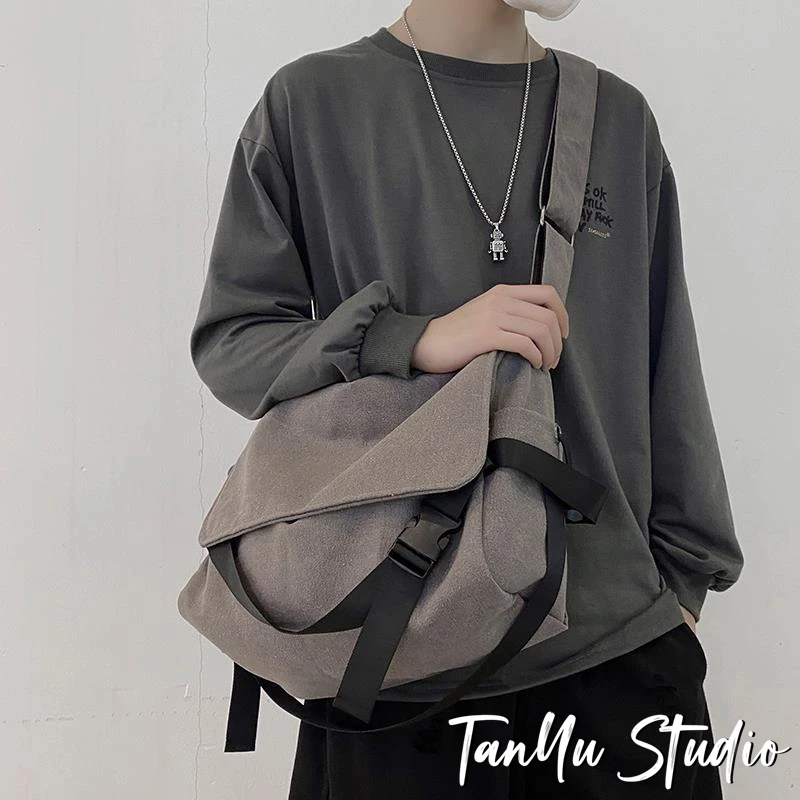 探屿斜挎包男复古潮牌小挎包男士背包单肩包休闲简约挎包学生上课