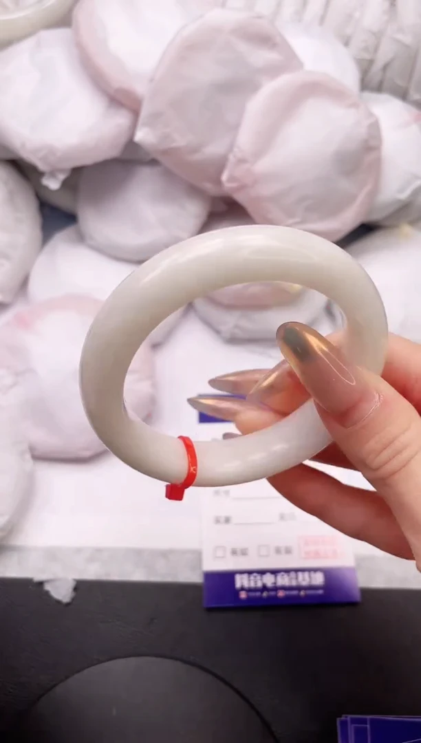 【闪购商品】和田玉手镯未镶嵌15K398-56