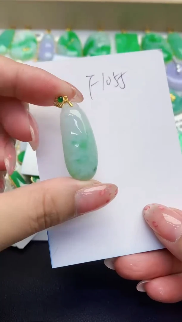 翡翠未镶嵌颈饰缅甸天然翡翠A货