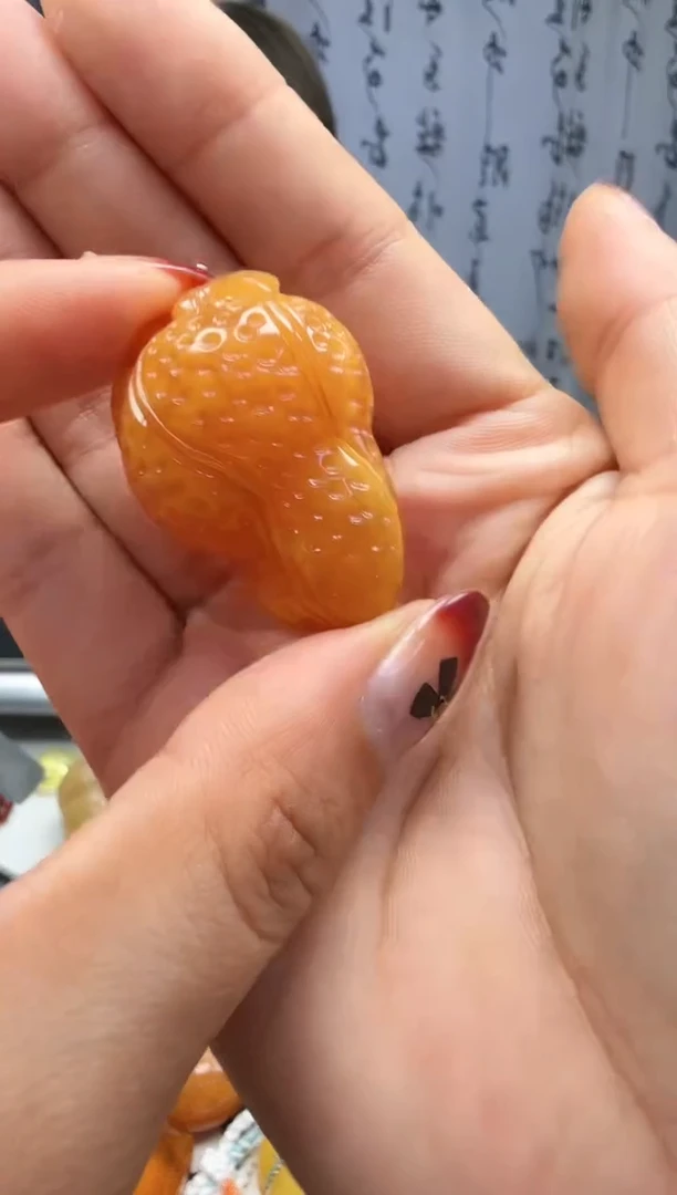 裸石琥珀未镶嵌如图