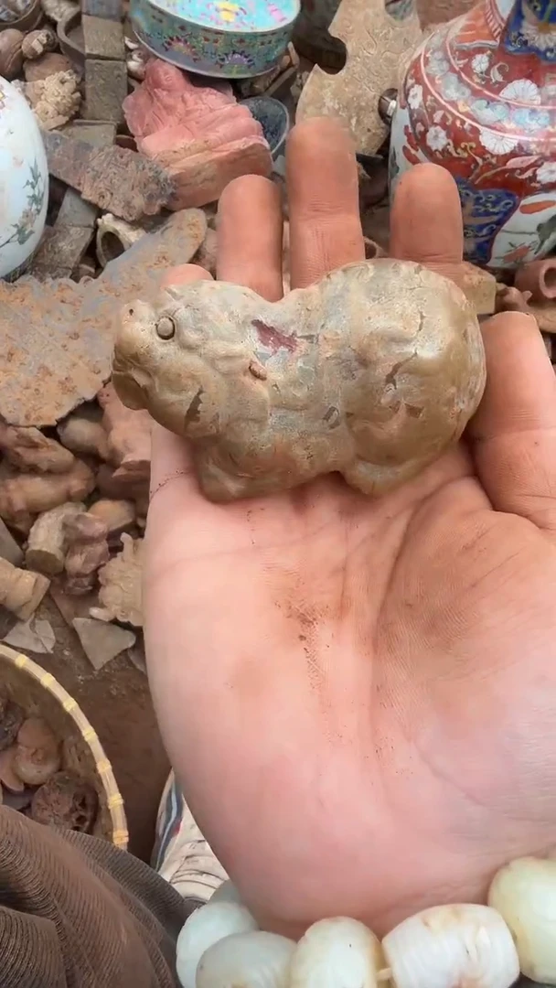 未镶嵌岫岩河磨玉（透闪石质玉）挂件盛*说岫岩河磨玉