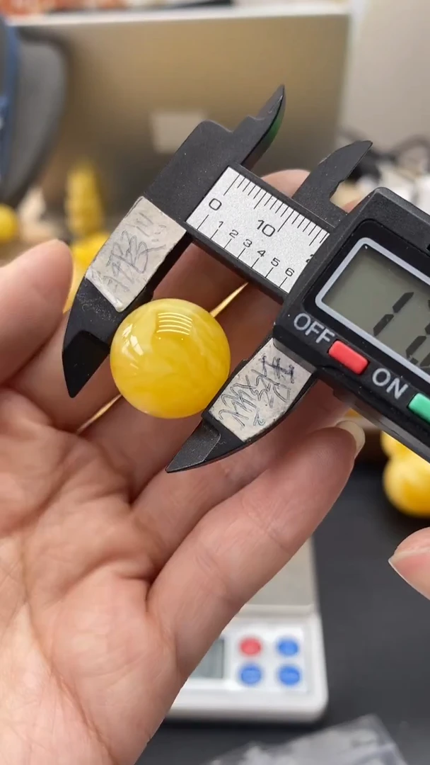 琥珀未镶嵌珠宝奇石2655