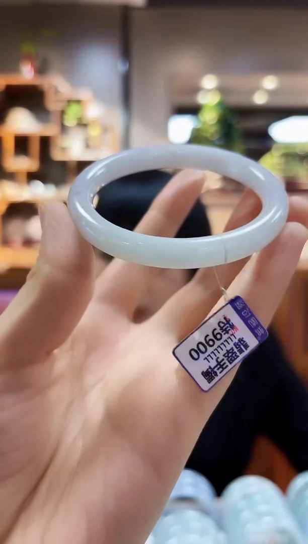 【闪购商品】翡翠颈饰未镶嵌手镯56.8