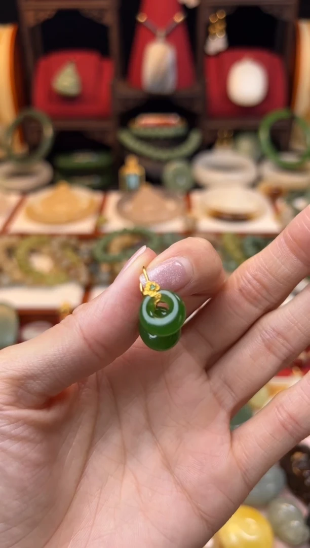 【闪购商品】和田玉耳饰18K金镶嵌福利