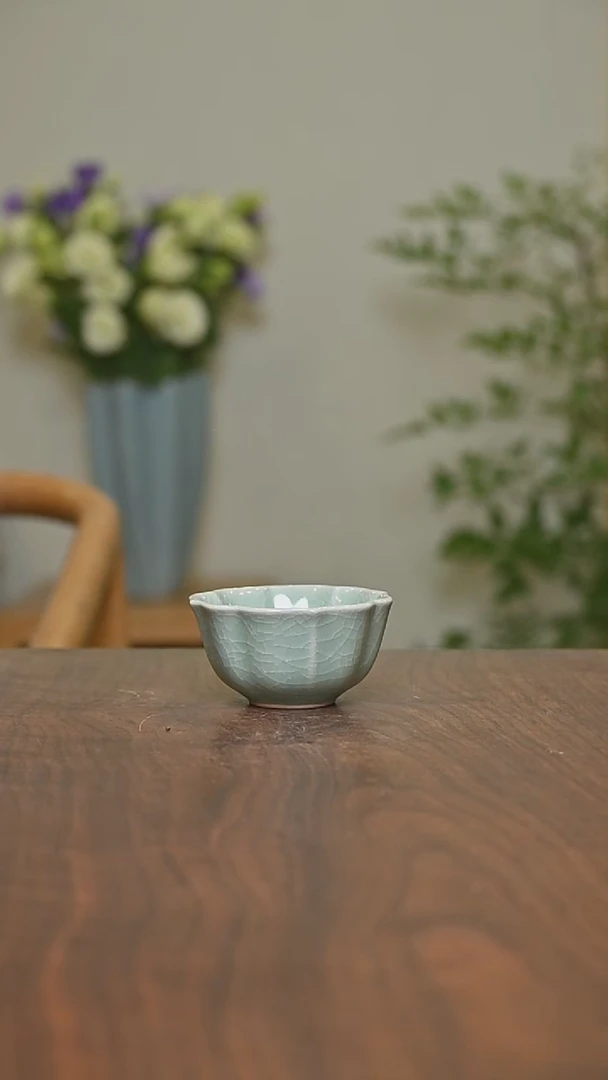 宝相杯微瑕 豆绿釉 朱家款