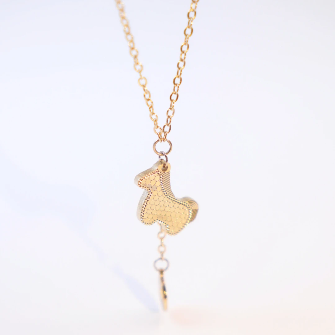 铜合金合成锆石项链 “马上有钱”碎冰冰小马项链