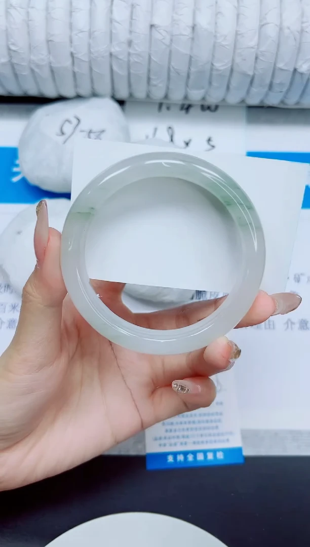 石英质玉手镯未镶嵌128/60