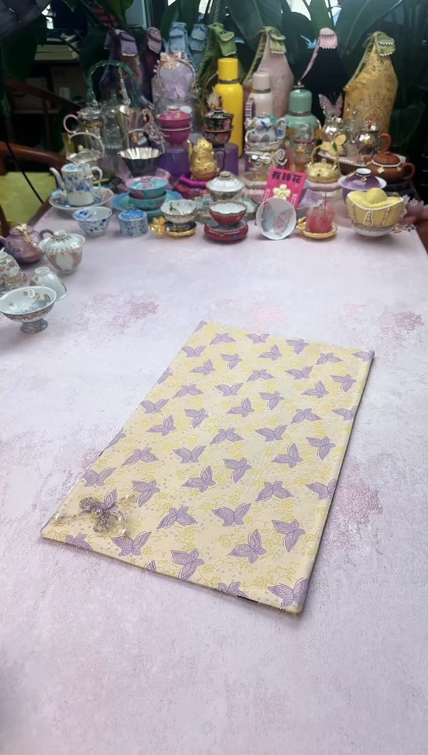 87 银色织金蝴蝶茶席