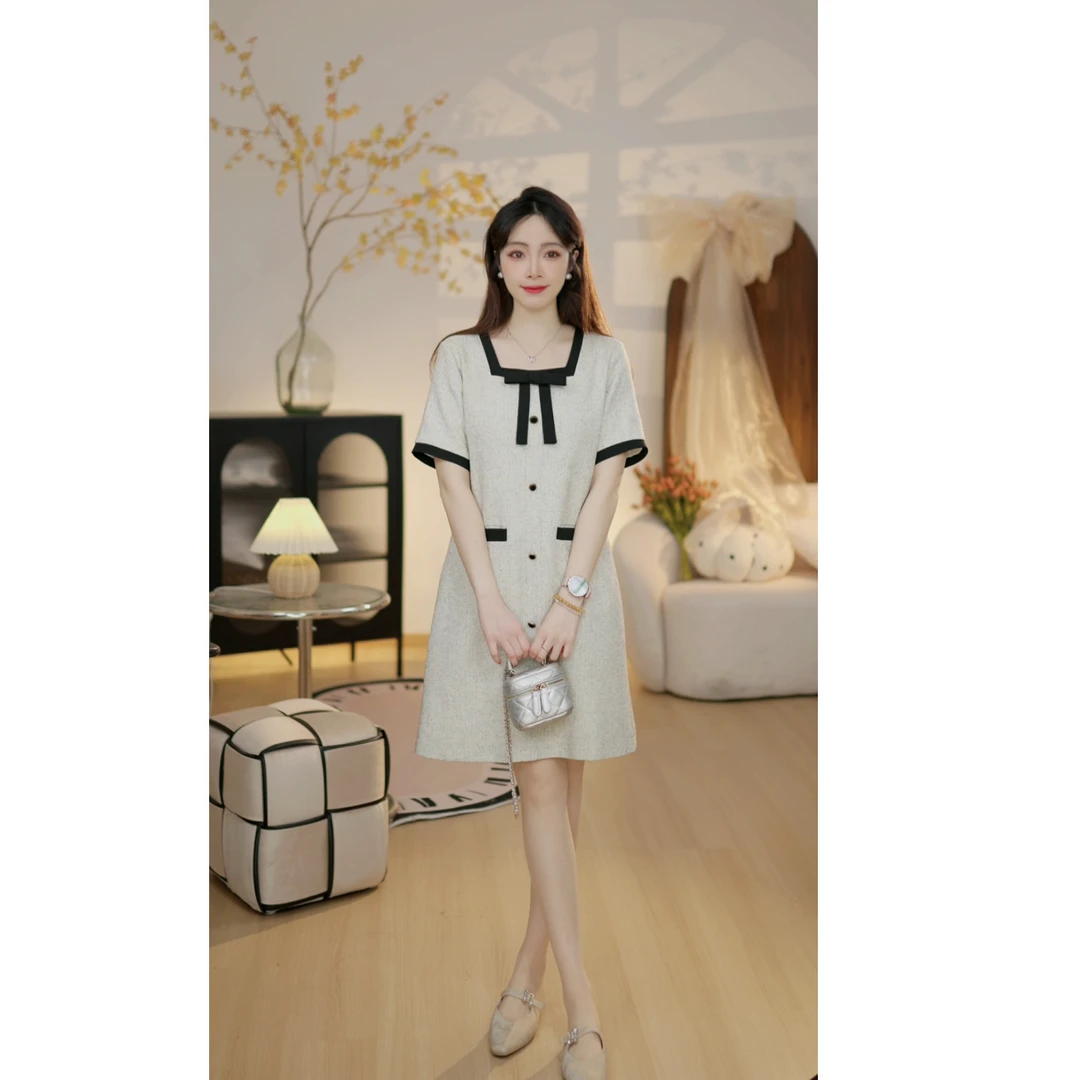 【香槟黑糖E】气质时尚方领小香风宽松轻奢名媛显瘦连衣裙2025X001