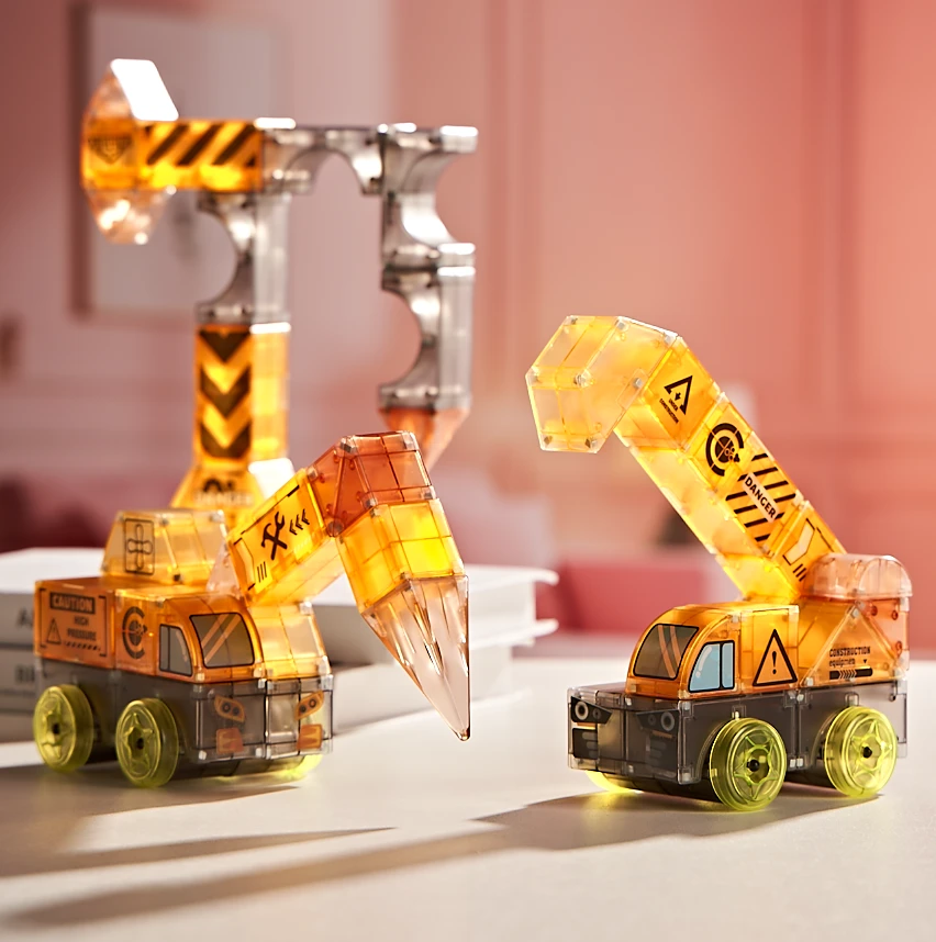 磁力积木立体方块坦克工程车公主城堡新年礼物益智儿童磁力积木