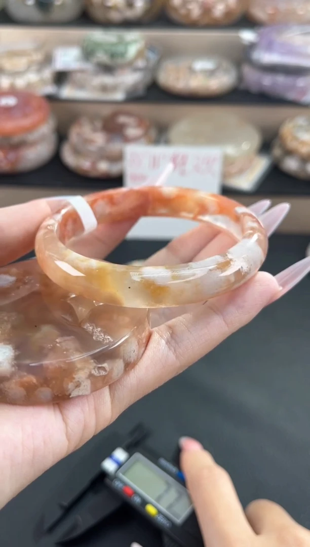 未镶嵌手镯石英质玉58