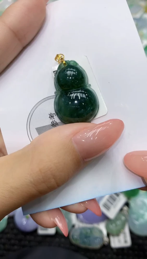 颈饰18K金镶嵌翡翠111111111111