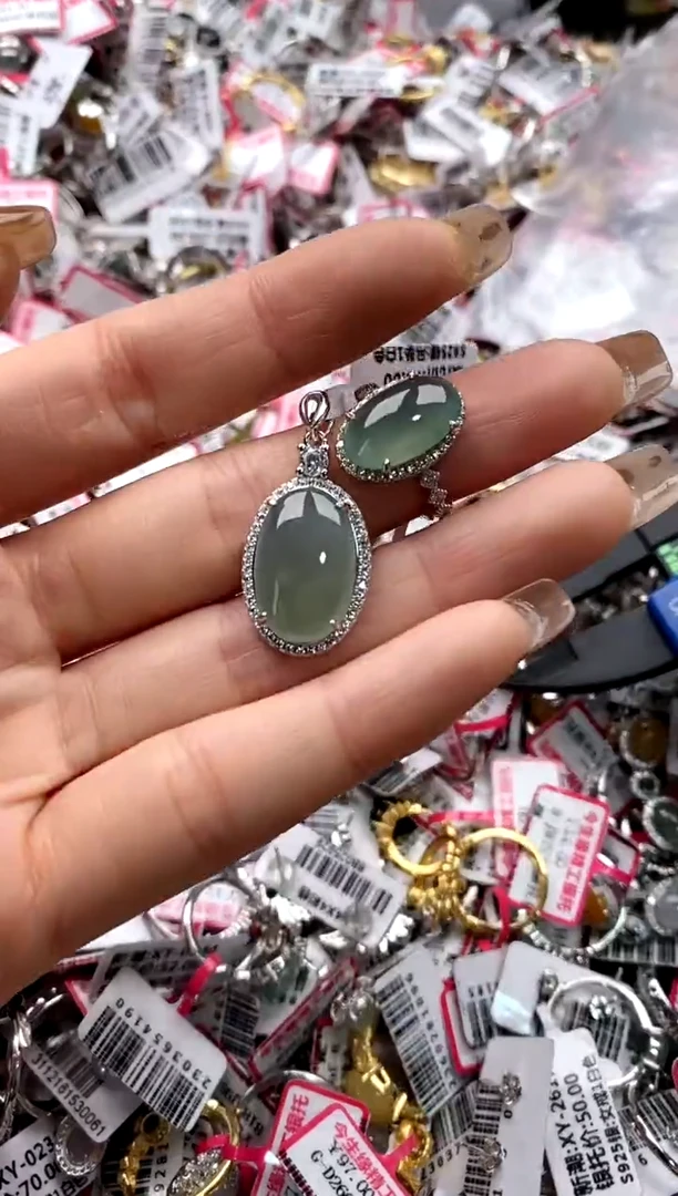 【闪购商品】翡翠戒指银S925镶嵌333333333    4