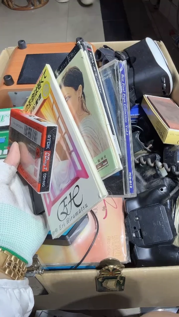 瓷片两*忆  564中古商品，瑕疵品，不保好坏。