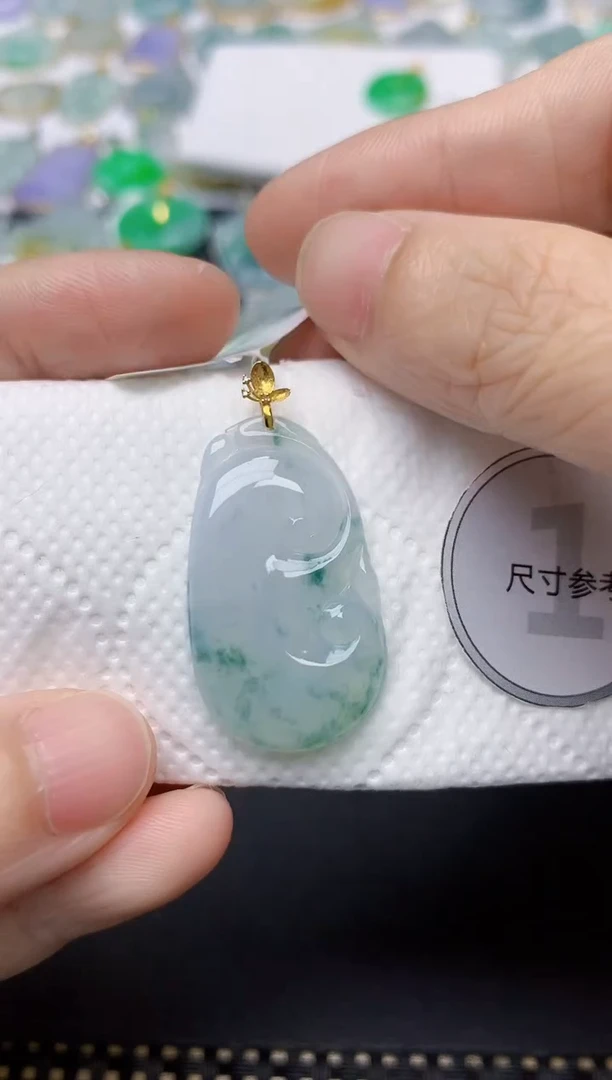 翡翠18K金镶嵌颈饰天然缅甸A货翡