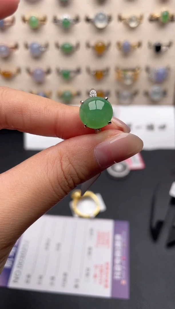银S925镶嵌戒指翡翠一物一证一礼盒