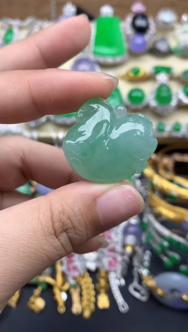 翡翠未镶嵌颈饰255-春日珠宝