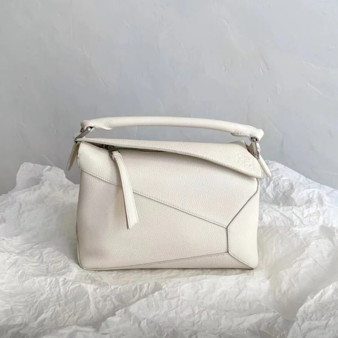 99新 LOEWE/罗意威 安洁利严选几何包/ZH0925061