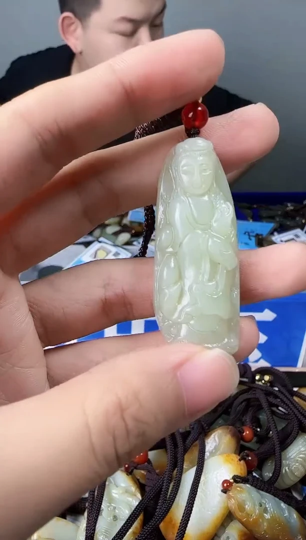 和田玉未镶嵌颈饰1