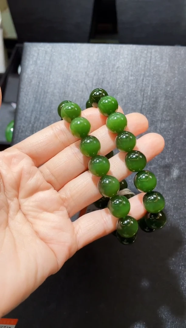 未镶嵌手链和田玉多样性发一